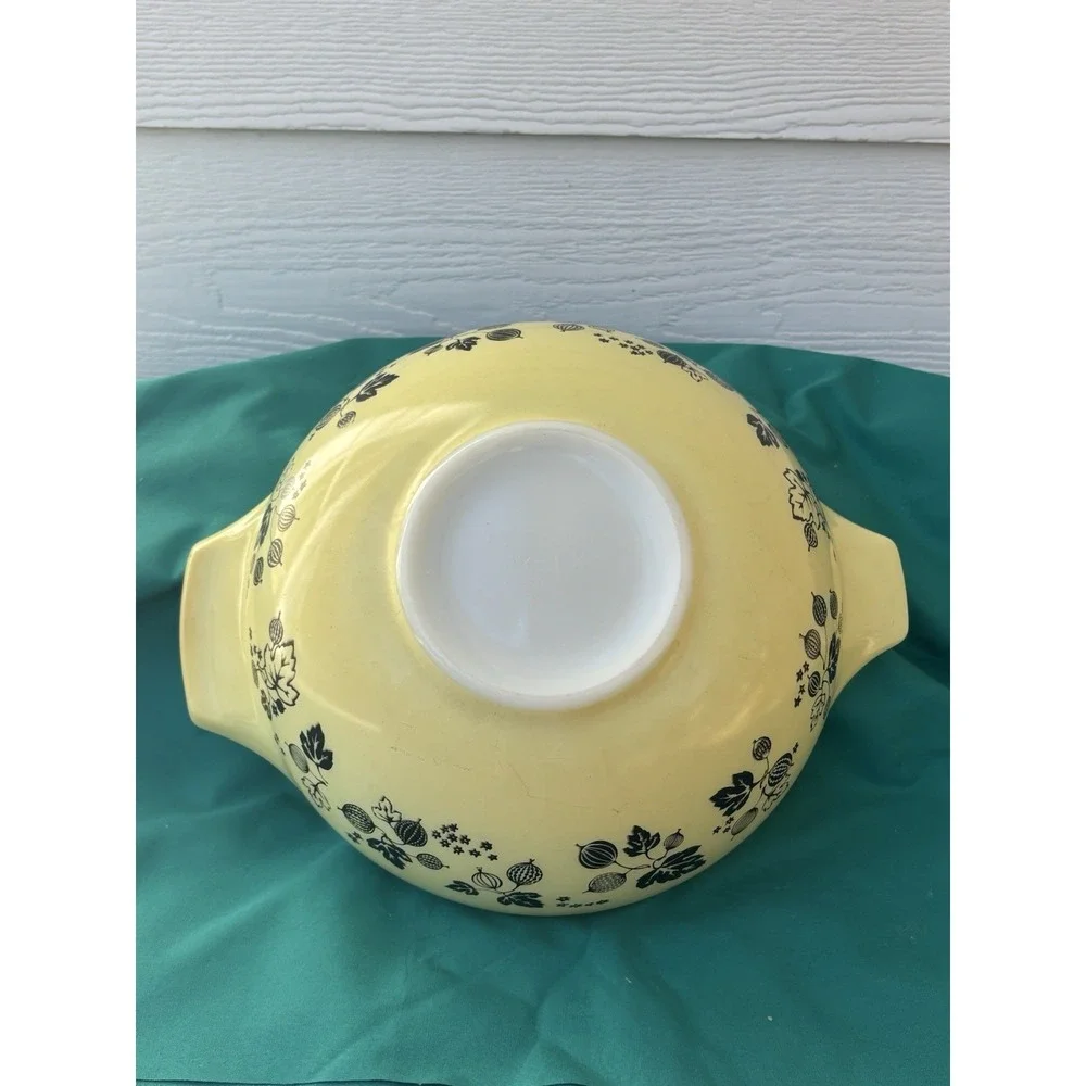 Pyrex Bowl Gooseberry Black on Yellow 4 Qt Cinderella Large Mixing Bowl #444